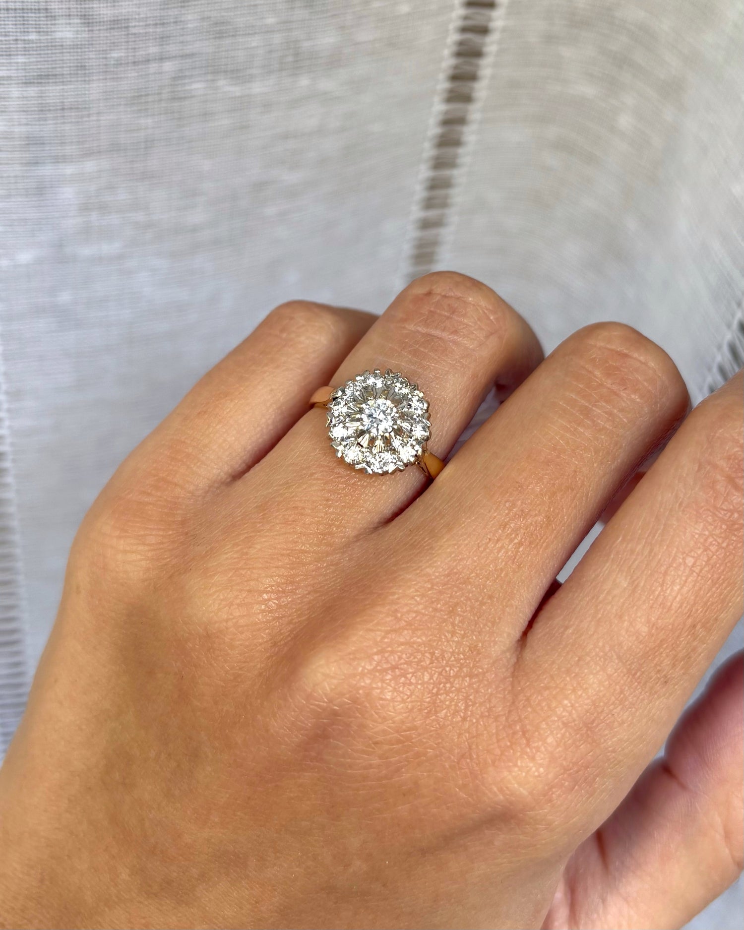 Bague Marguerite Diamants 0.60 carat &quot;Solange&quot;