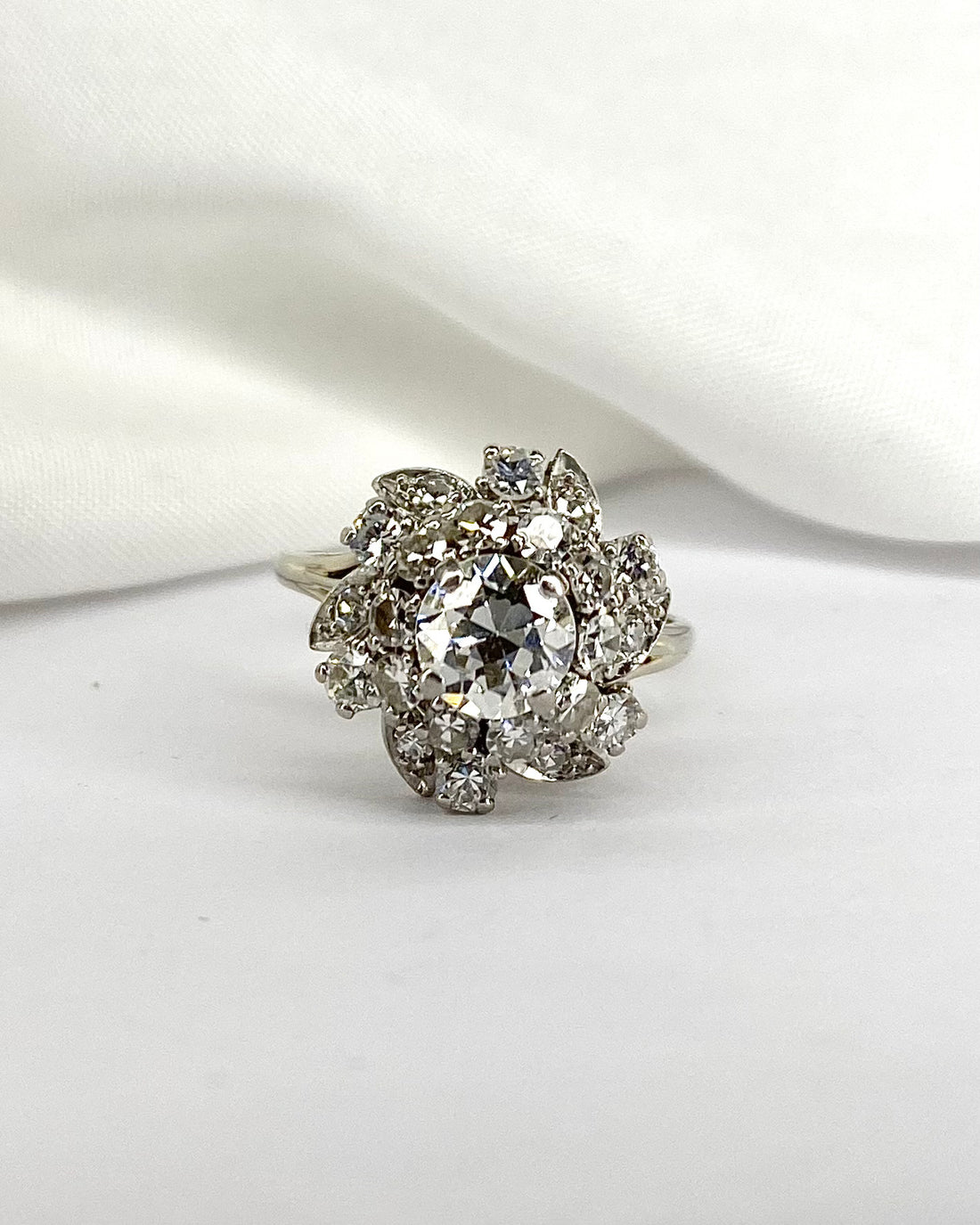 Bague Marguerite Diamants 1.53 carat &quot;Sade&quot;