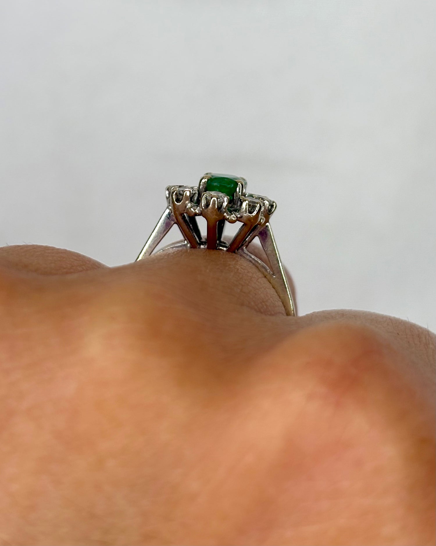 Bague Marguerite Emeraude &amp; Diamants &quot;Lolita&quot;