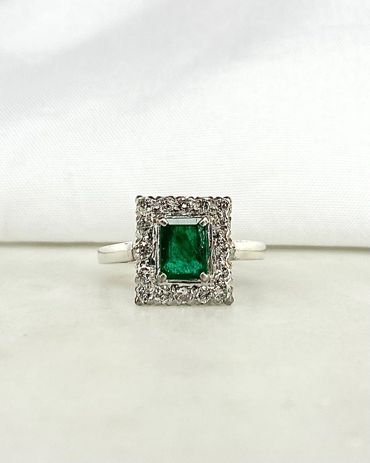 Bague Marguerite Émeraude 3.80 carats Diamants &amp; Argent Massif "Charlène"