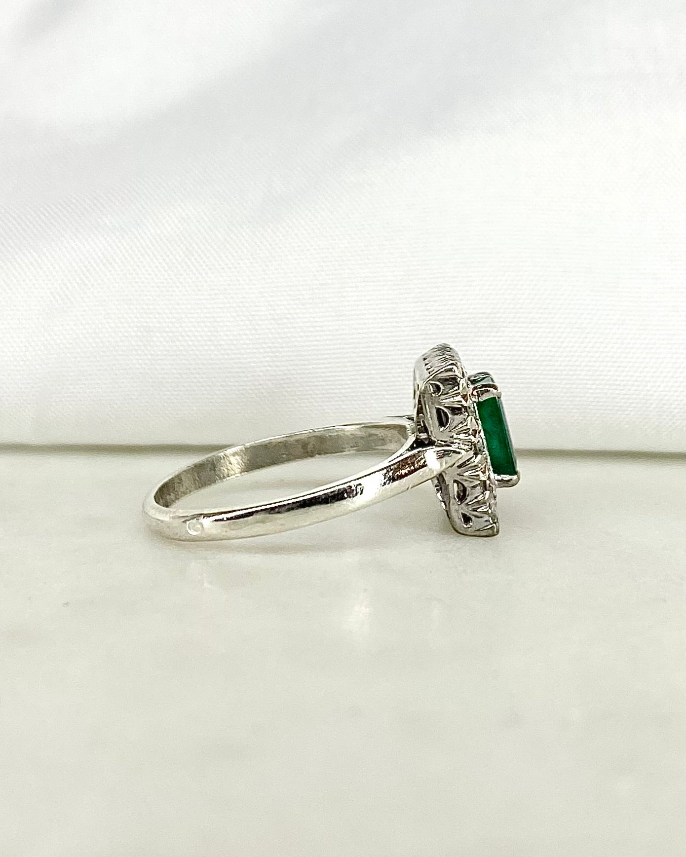 Bague Marguerite Émeraude 3.80 carats Diamants &amp; Argent Massif &quot;Charlène&quot;