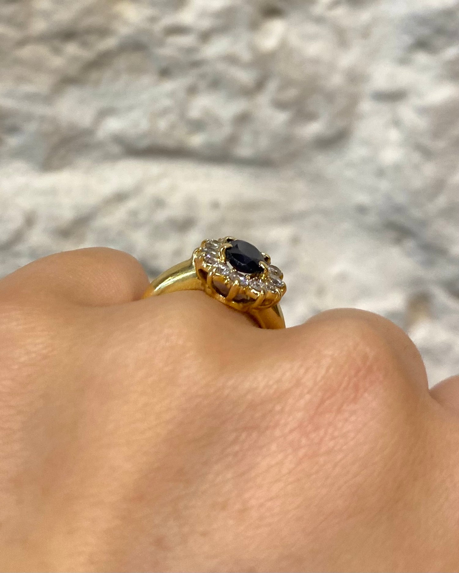 Bague Marguerite Saphir 1.32 carat &amp; 12 Diamants &quot;Samina&quot;
