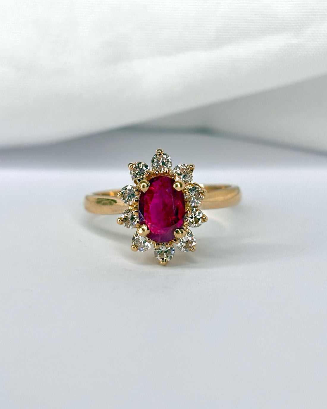 Bague Marguerite Rubis 1.30 carat &amp; Diamants 0.40 carat &quot;Alicia&quot;