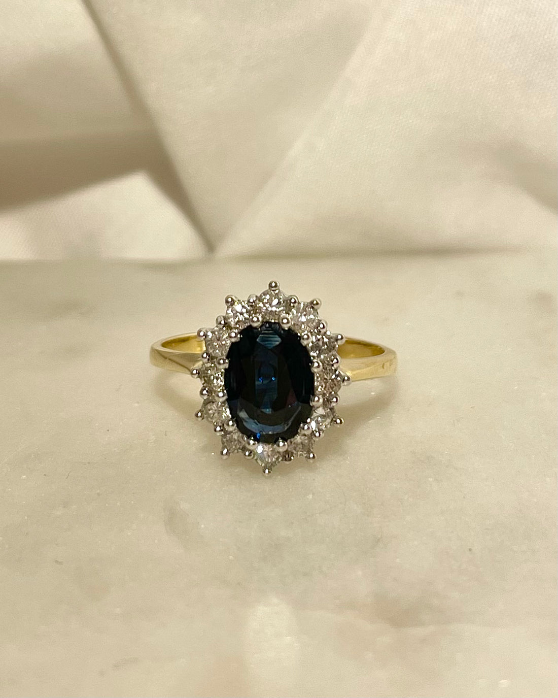 Bague Marguerite Saphir 1.72 carat & 12 Diamants "Morgan"