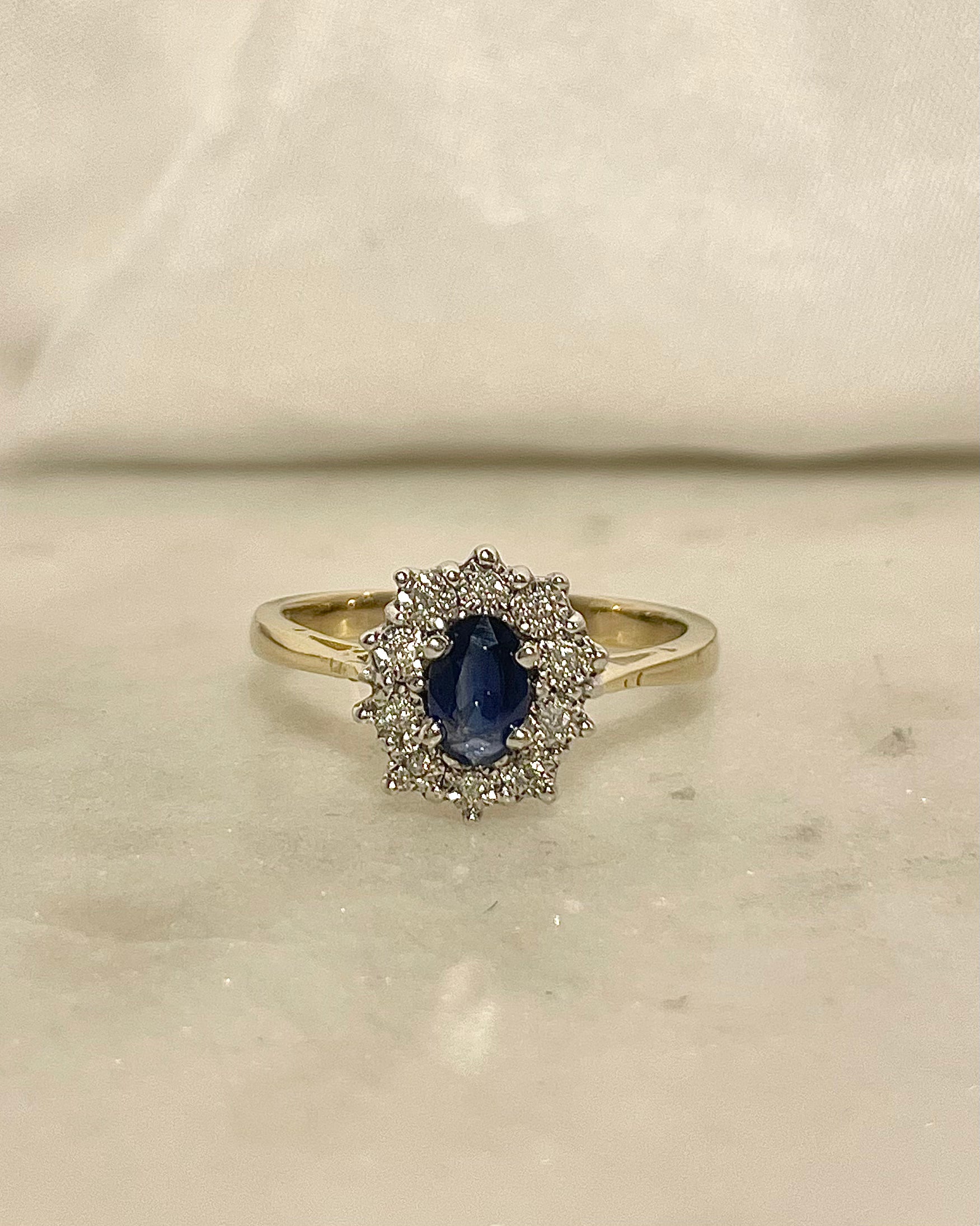 Marguerite Sapphire Ring 0.50 carat &amp; 10 Diamonds "Mina"