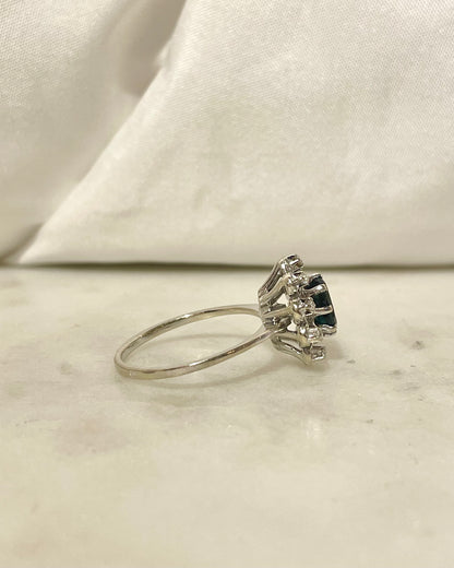 Bague Marguerite Saphir 1.05 carat &amp; 10 Diamants “Shana”