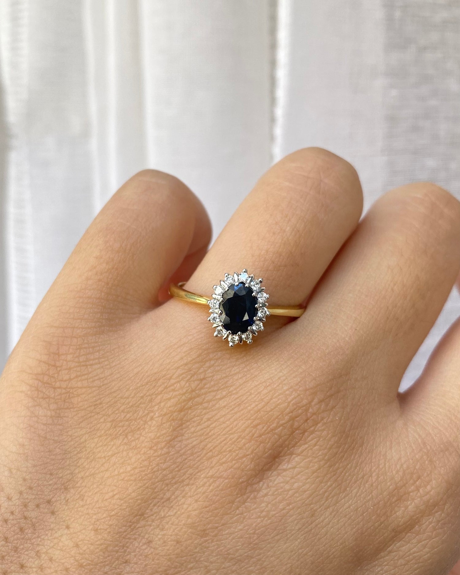 Bague Marguerite Saphir 1.09 carat &amp; 12 Diamants &quot;Zoëlla&quot;