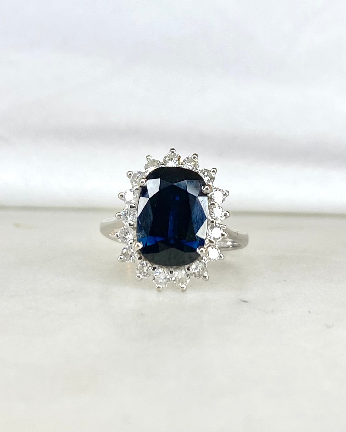 Bague Marguerite Saphir 3.40 carats &amp; Diamants &quot;Murielle&quot;