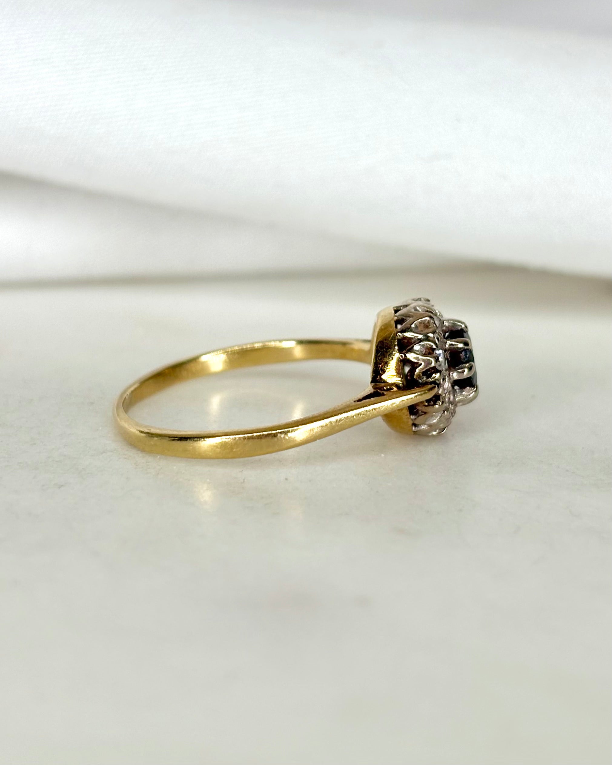 Bague Marguerite Saphir 0.50 carat &amp; 8 Diamants "Arlette"