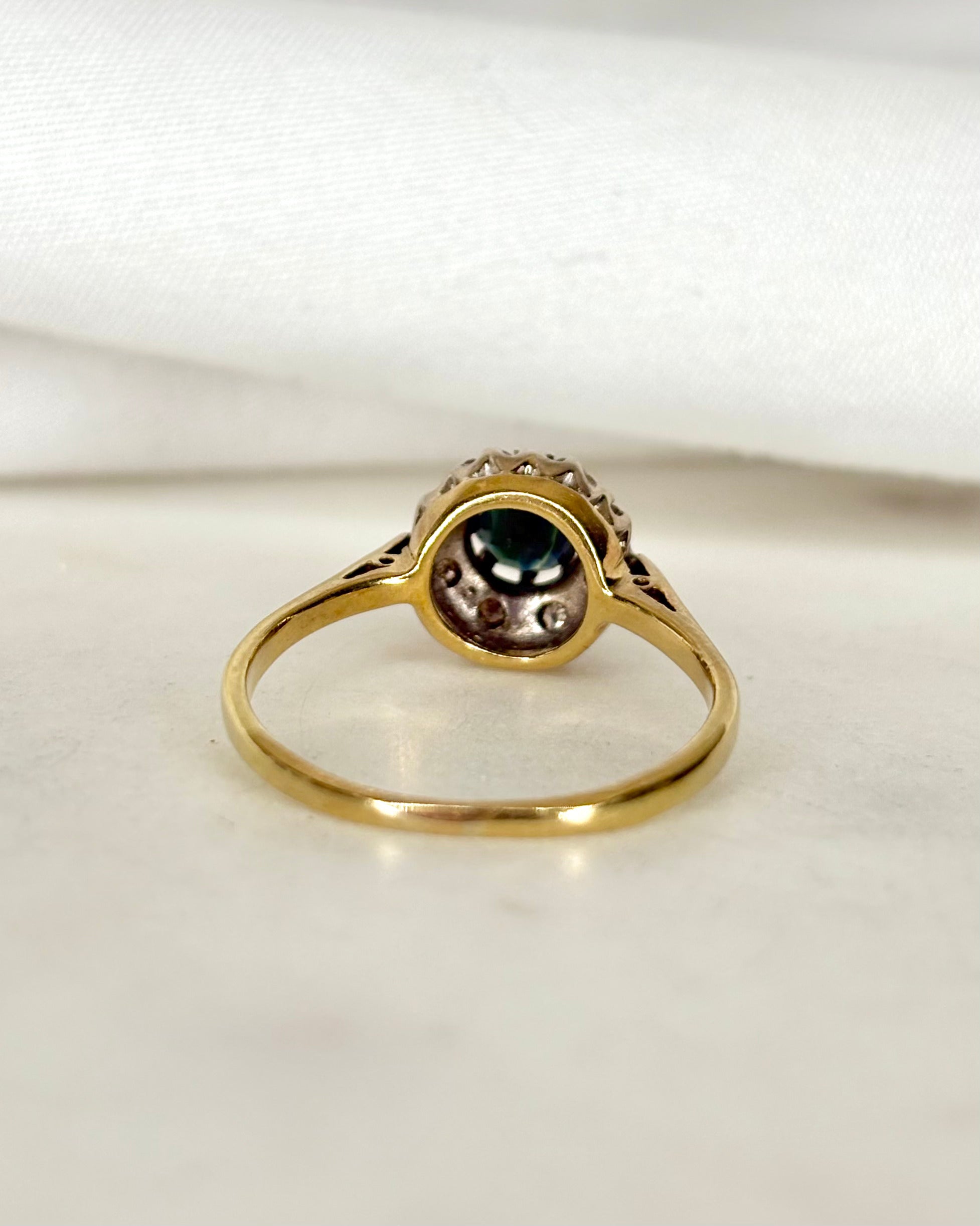 Bague Marguerite Saphir 0.50 carat &amp; 8 Diamants "Arlette"