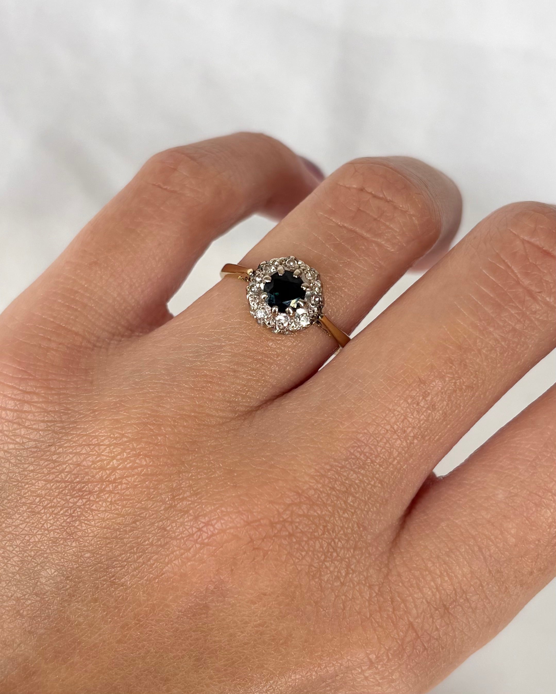 Bague Marguerite Saphir 0.50 carat &amp; 8 Diamants "Arlette"