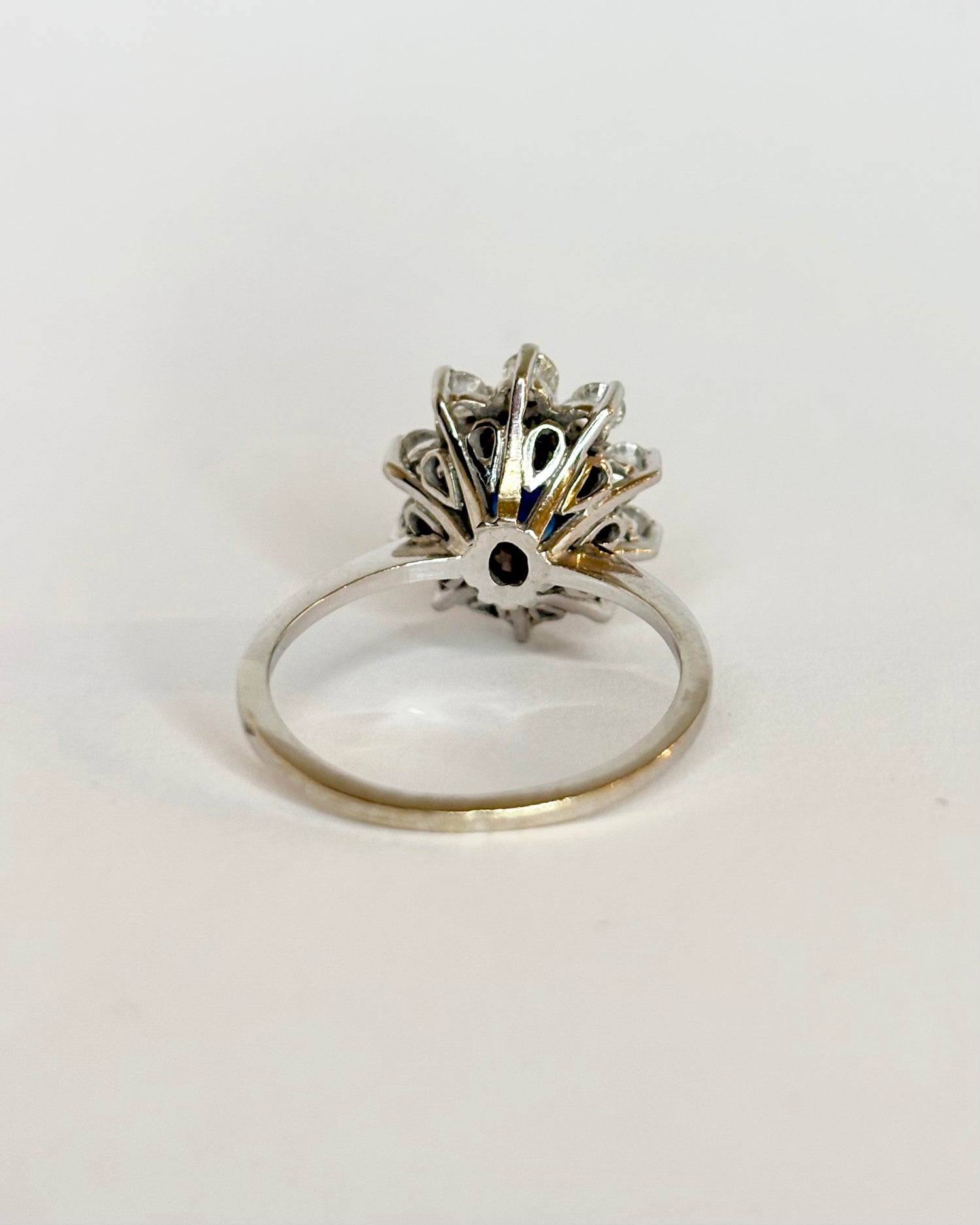 Bague Marguerite Saphir 1.75 ct &amp; Diamants 0.60 ct &quot;Apolline&quot;