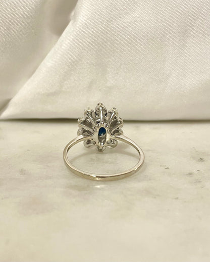 Bague Marguerite Saphir 1.05 carat &amp; 10 Diamants “Shana”
