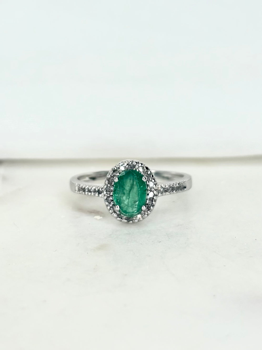 Bague Style Art-déco Émeraude 0.70 carat &amp; Diamants &quot;Pamela&quot;
