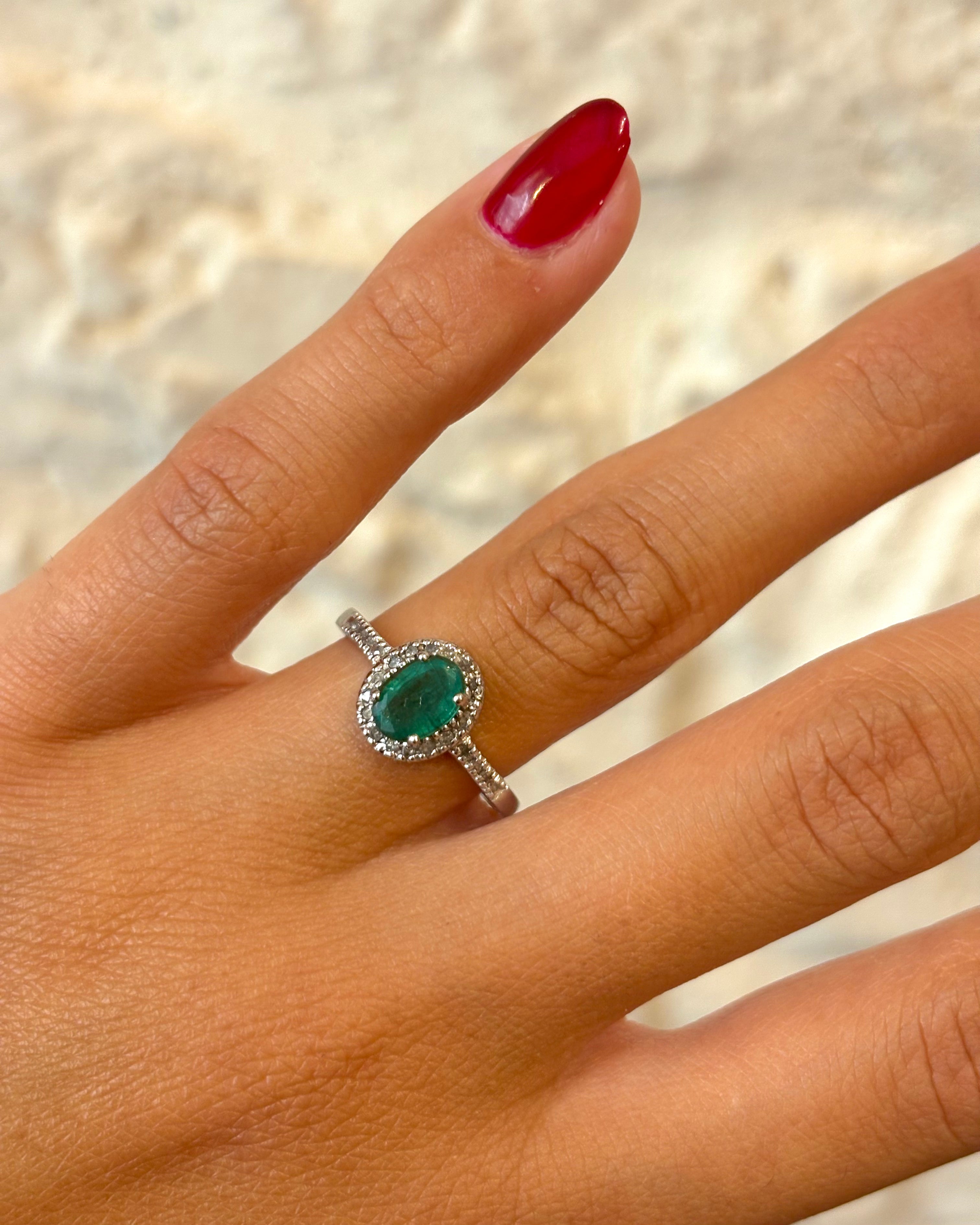 Bague Style Art-déco Émeraude 0.70 carat &amp; Diamants &quot;Pamela&quot;