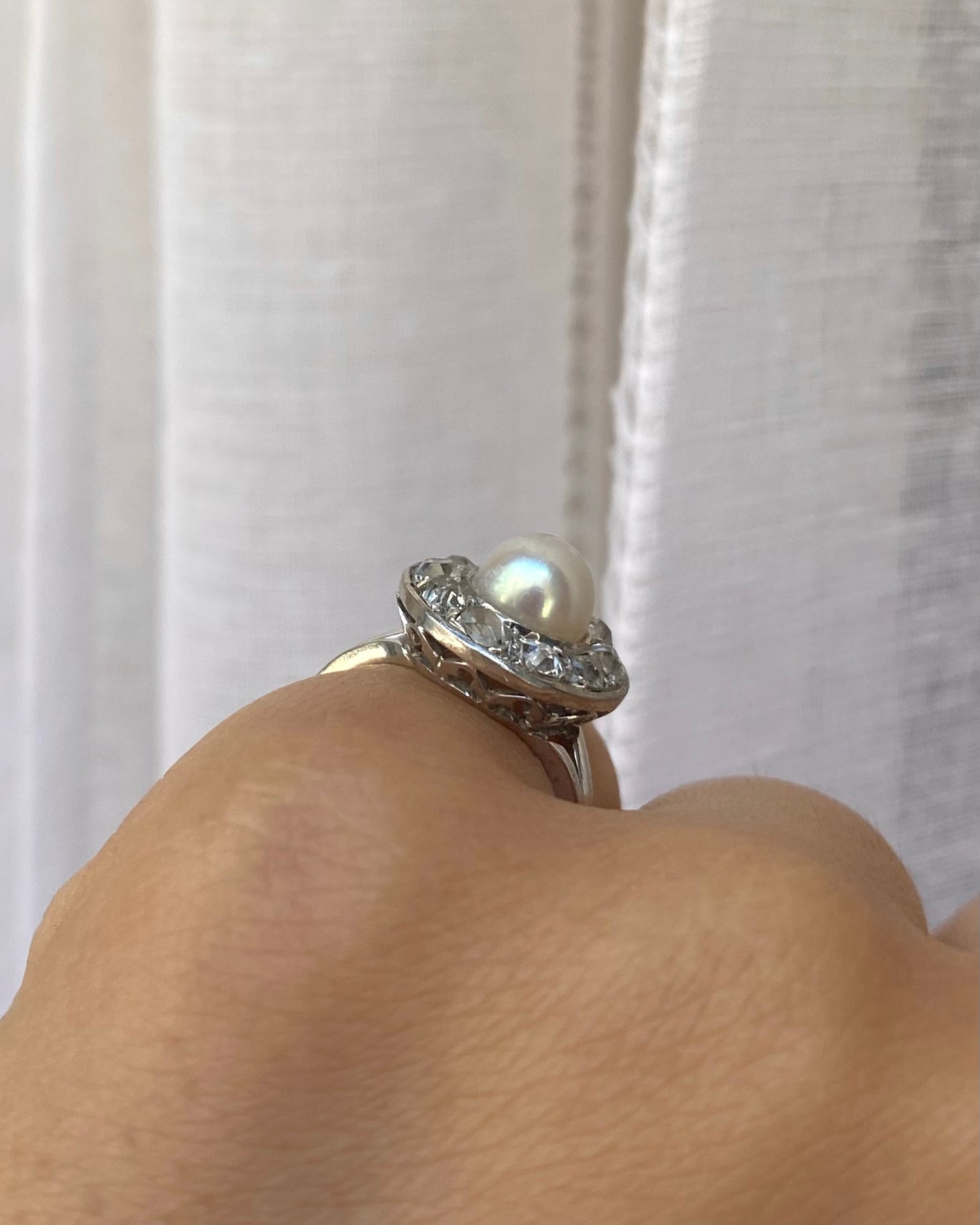 Bague Marguerite Art Déco Diamants 0.40 carat &amp; Perle &quot;Elina&quot;