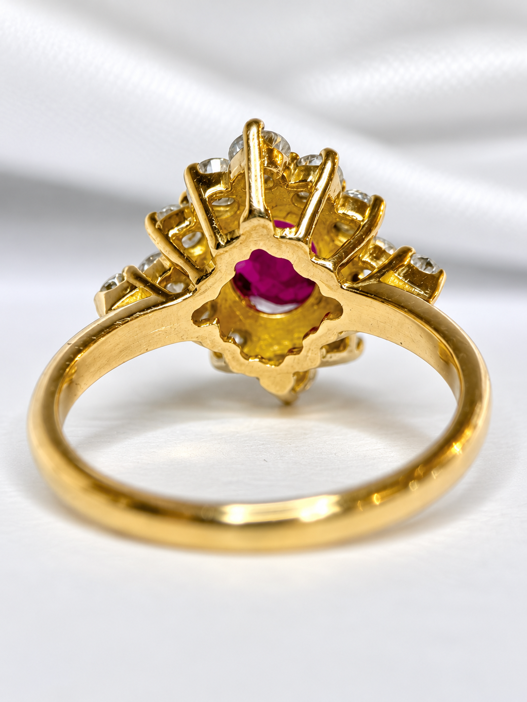 Bague Marguerite Rubis 0.75 carat &amp; Diamants 0.56 carat "Dakota"