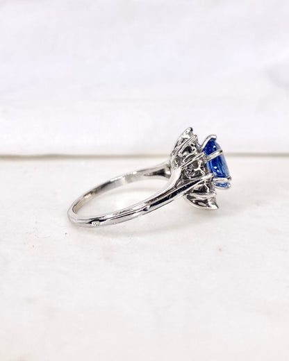Marguerite Saphir bleu ciel 2.35 carats &amp; Diamants &quot;Faustine&quot;