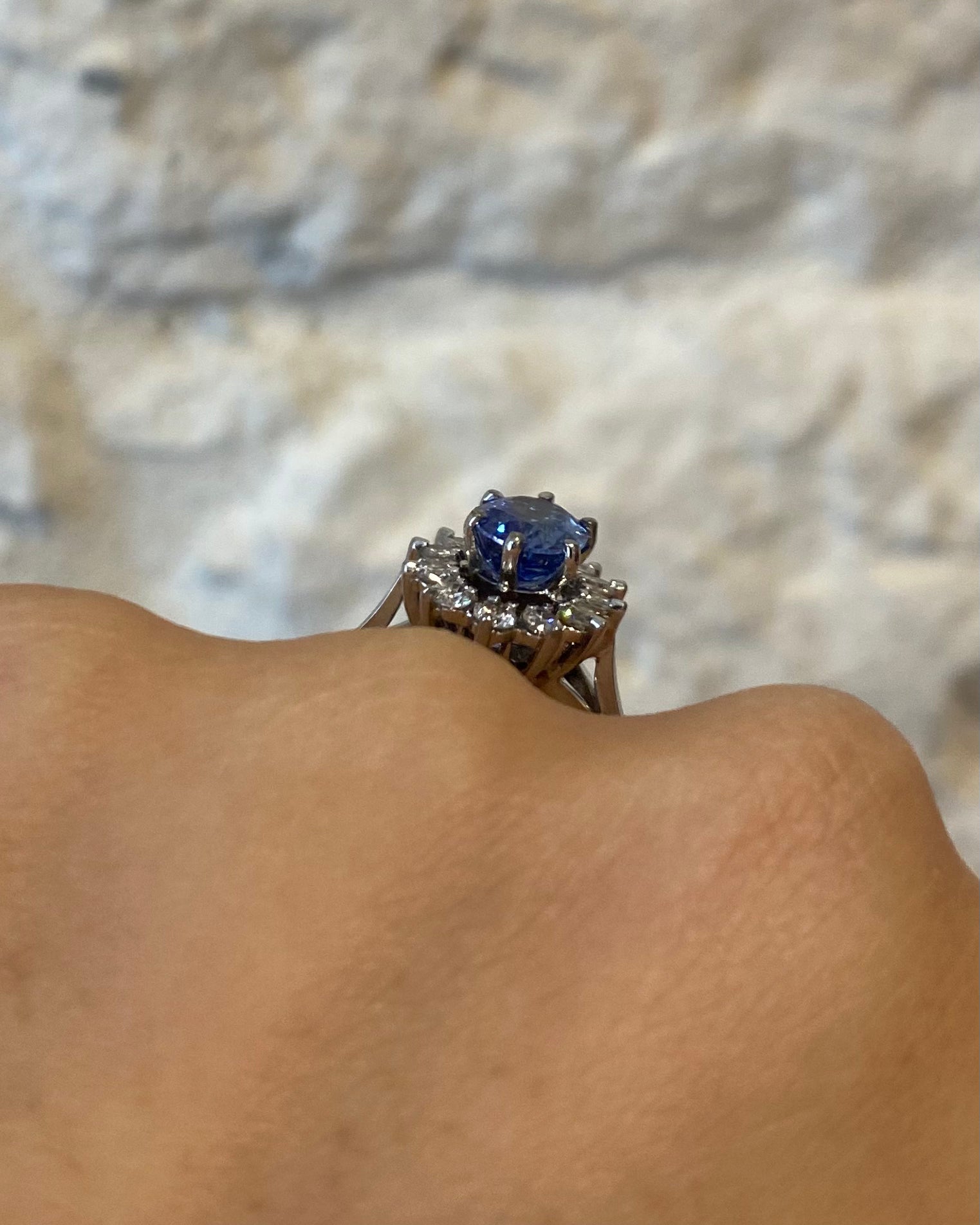 Marguerite Saphir bleu ciel 2.35 carats &amp; Diamants &quot;Faustine&quot;