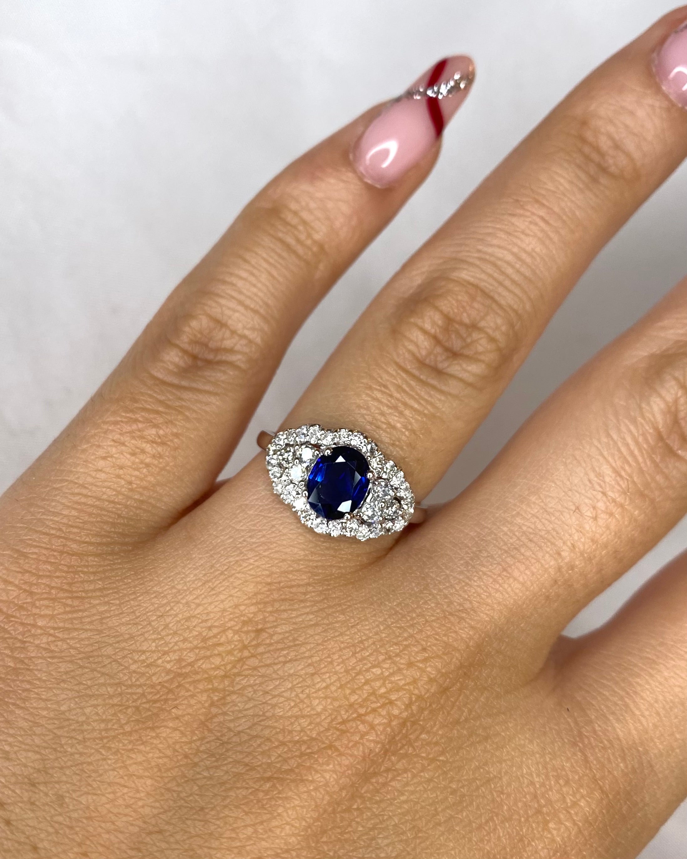 Bague Marguerite Saphir 1.06 carat &amp; 34 Diamants 0.80 carat &quot;Barbara&quot;