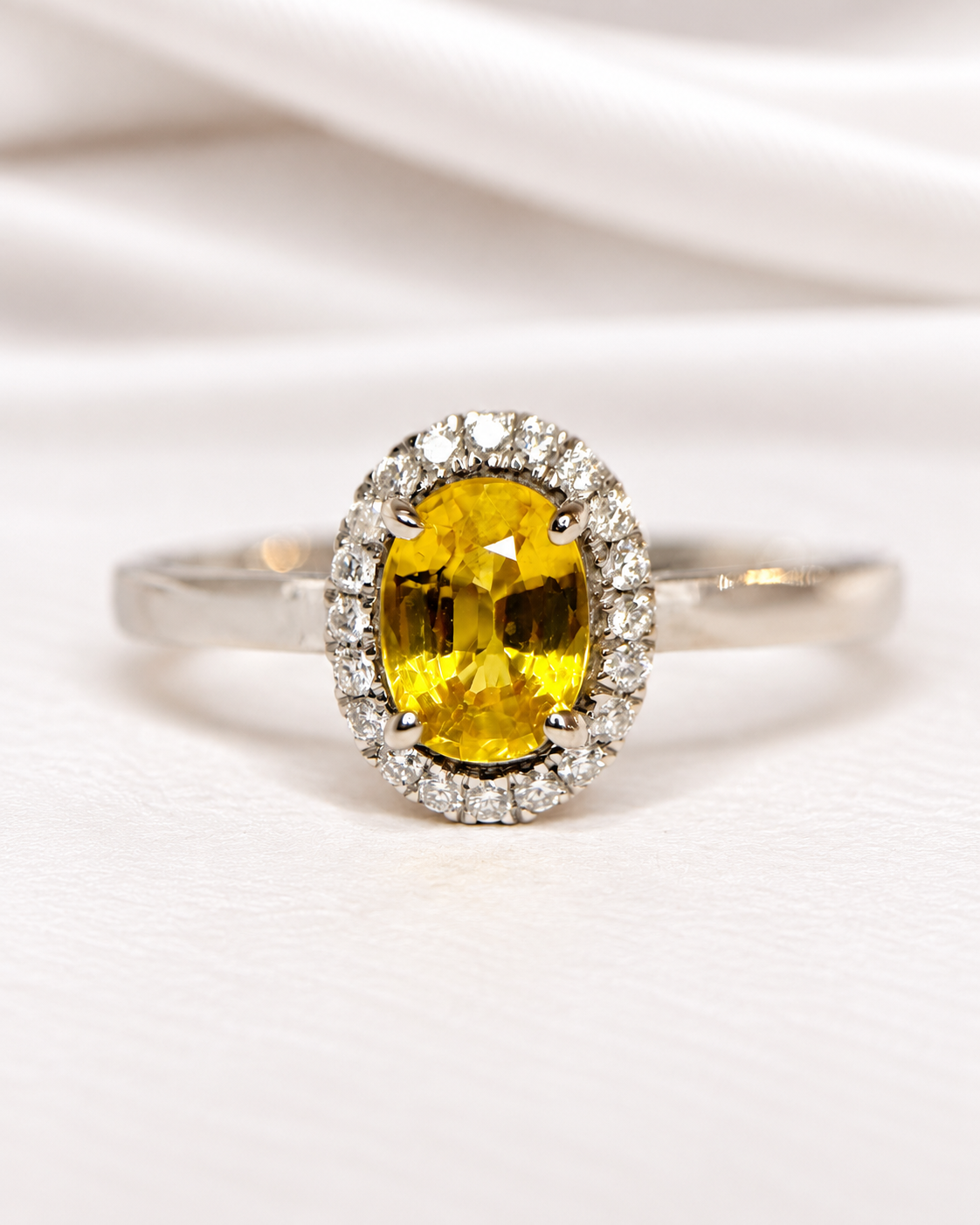 Bague Solitaire Saphir Jaune 1 carat &amp; Diamants "Connie"