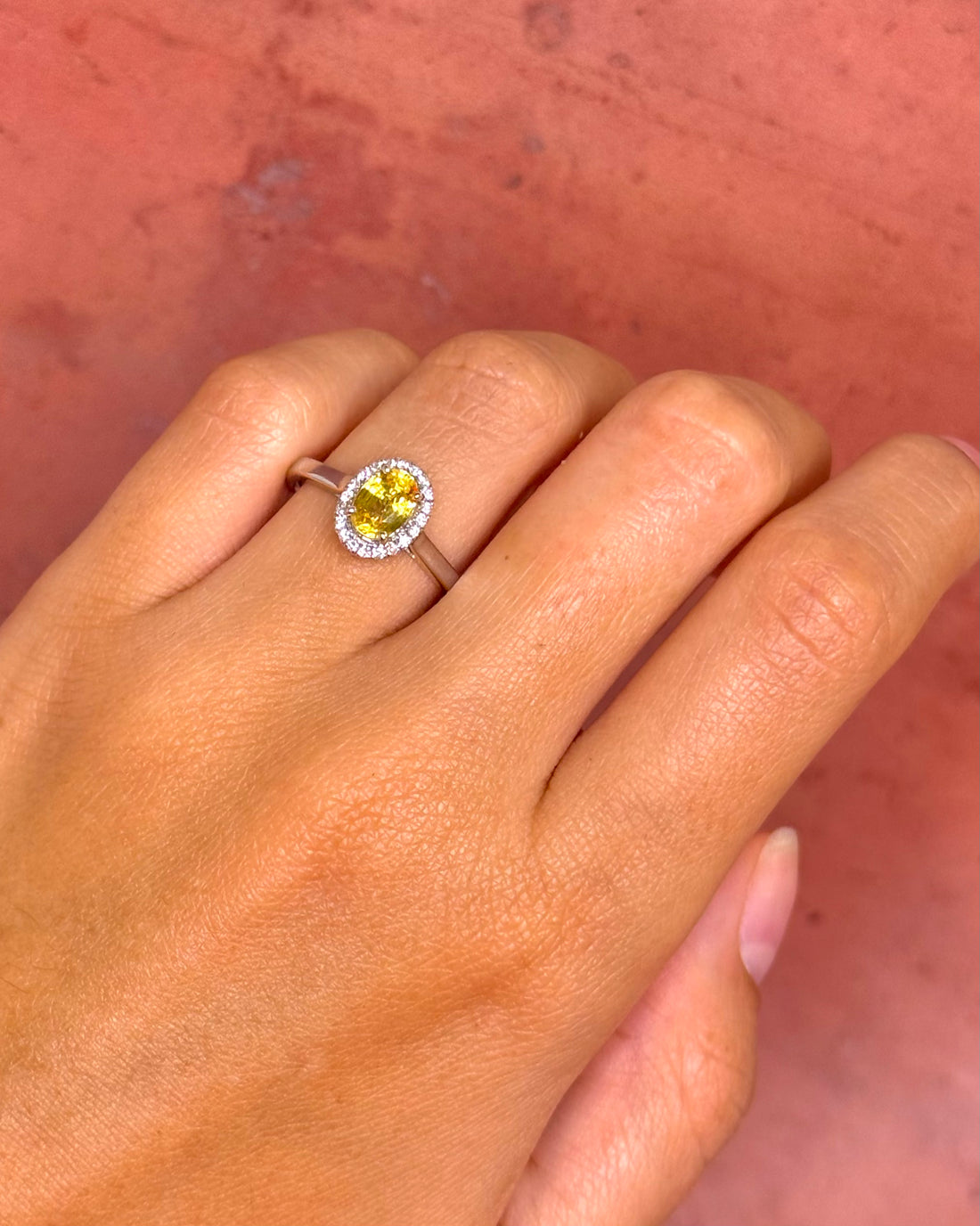 Bague Solitaire Saphir Jaune 1 carat &amp; Diamants "Connie"