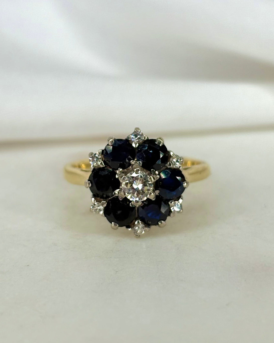 Bague Marguerite Diamants 0.32 carat &amp; Saphirs 1.20 carat &quot;Margaux&quot;