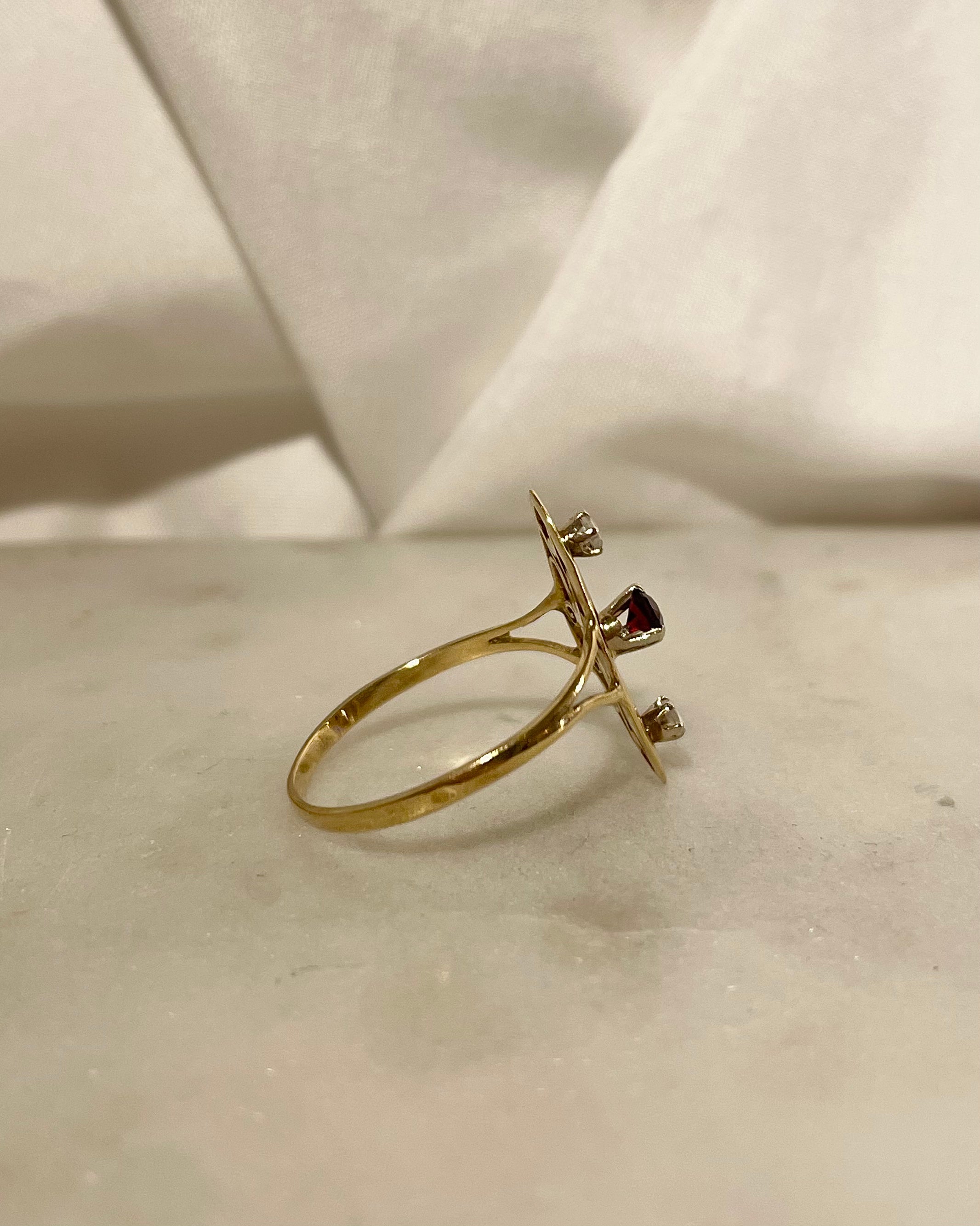 Bague Marquise Grenat 0.15 carat &amp; Diamants "Claudette"