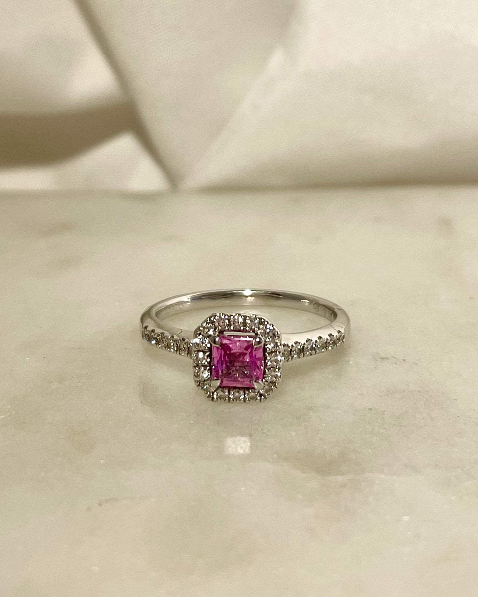 Bague Saphir Rose 0.45 carat &amp; Diamants "Lilya"
