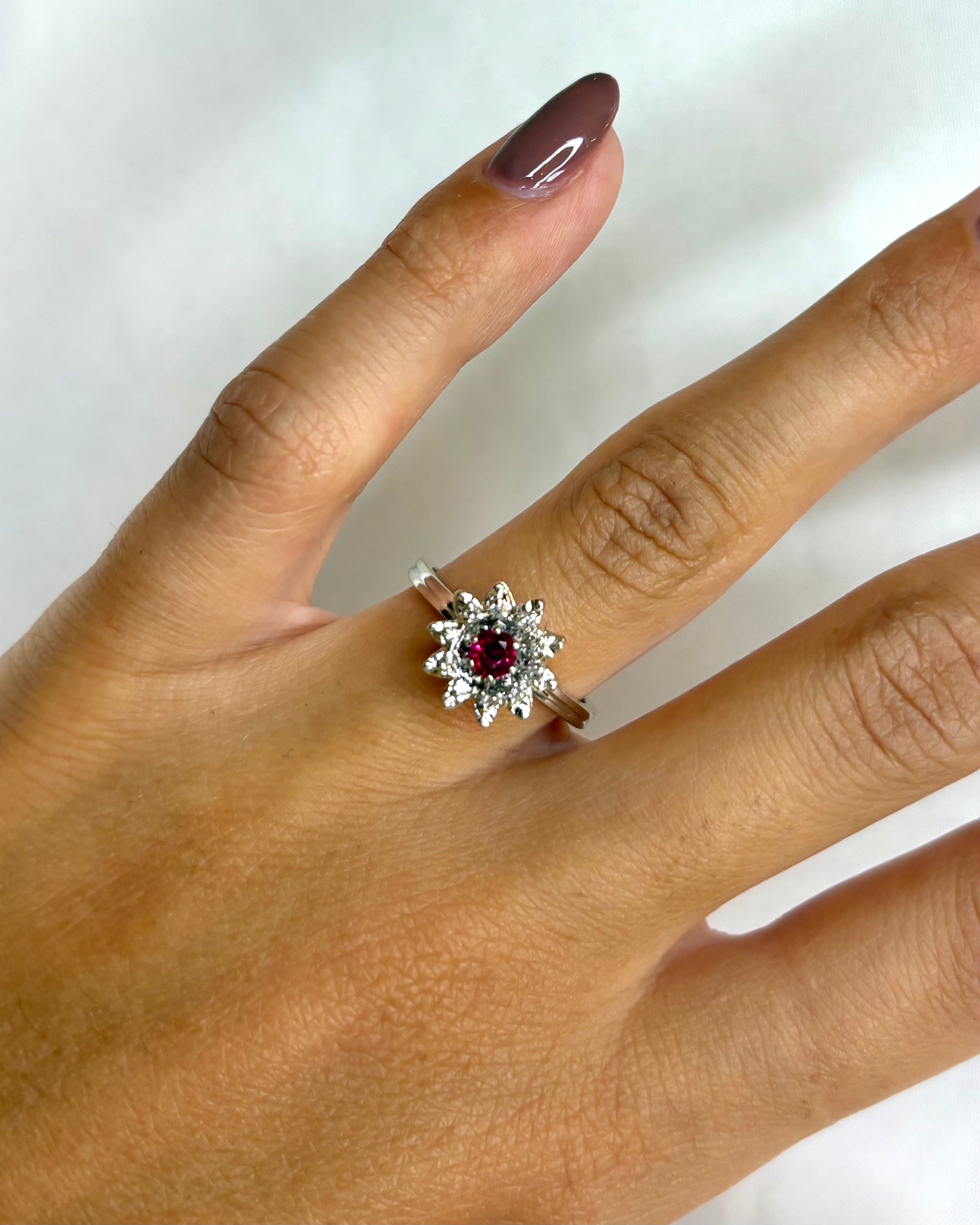Bague Marguerite Rubis &amp; Diamants &quot;Candice&quot;
