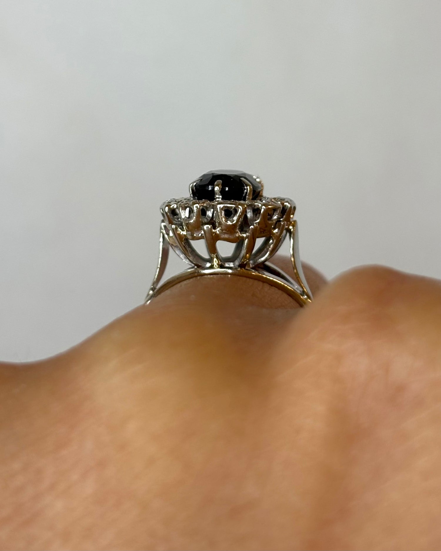 Bague Marguerite Saphir 1.60 carat &amp; Diamants &quot;Manna&quot;