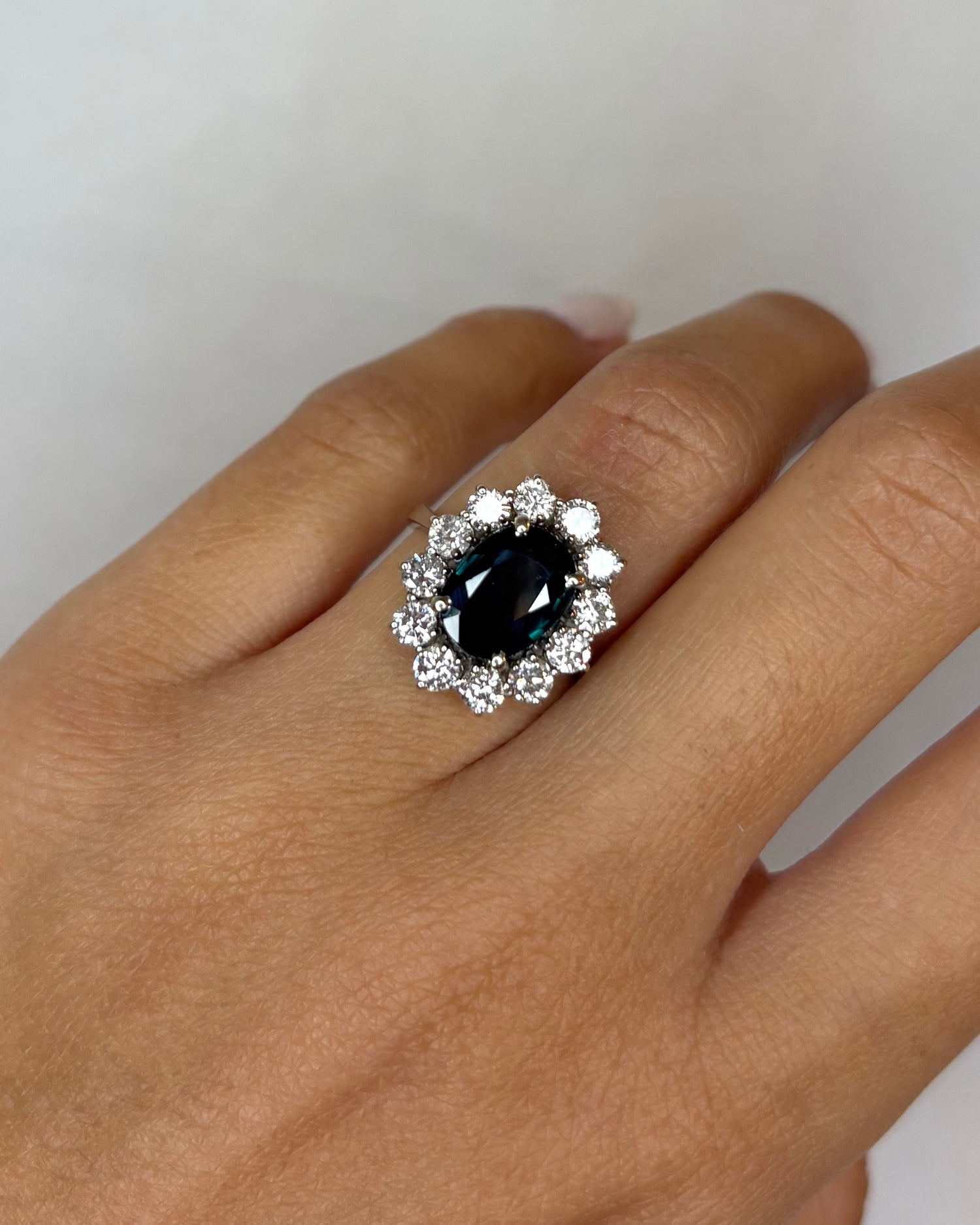Bague Marguerite Saphir 2 carats &amp; Diamants 0.84 carat &quot;Coline&quot;