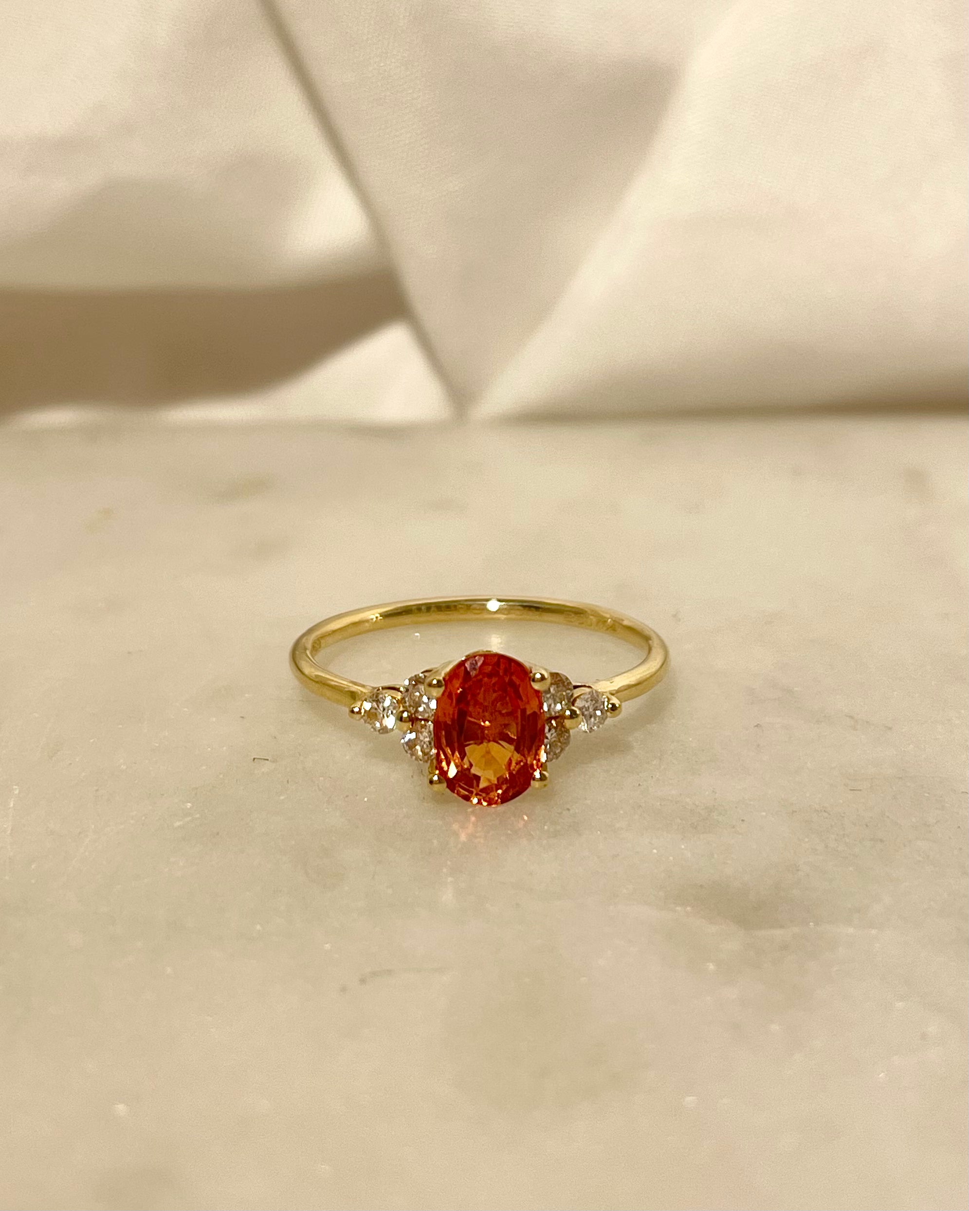 Bague Trilogie Saphir Orange 1.20 carat &amp; Diamants “Clementine”