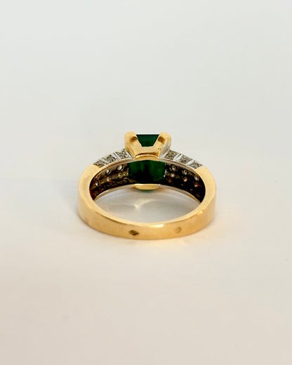 Bague Solitaire Émeraude 2.50 cts &amp; 30 Diamants &quot;Athéna&quot;