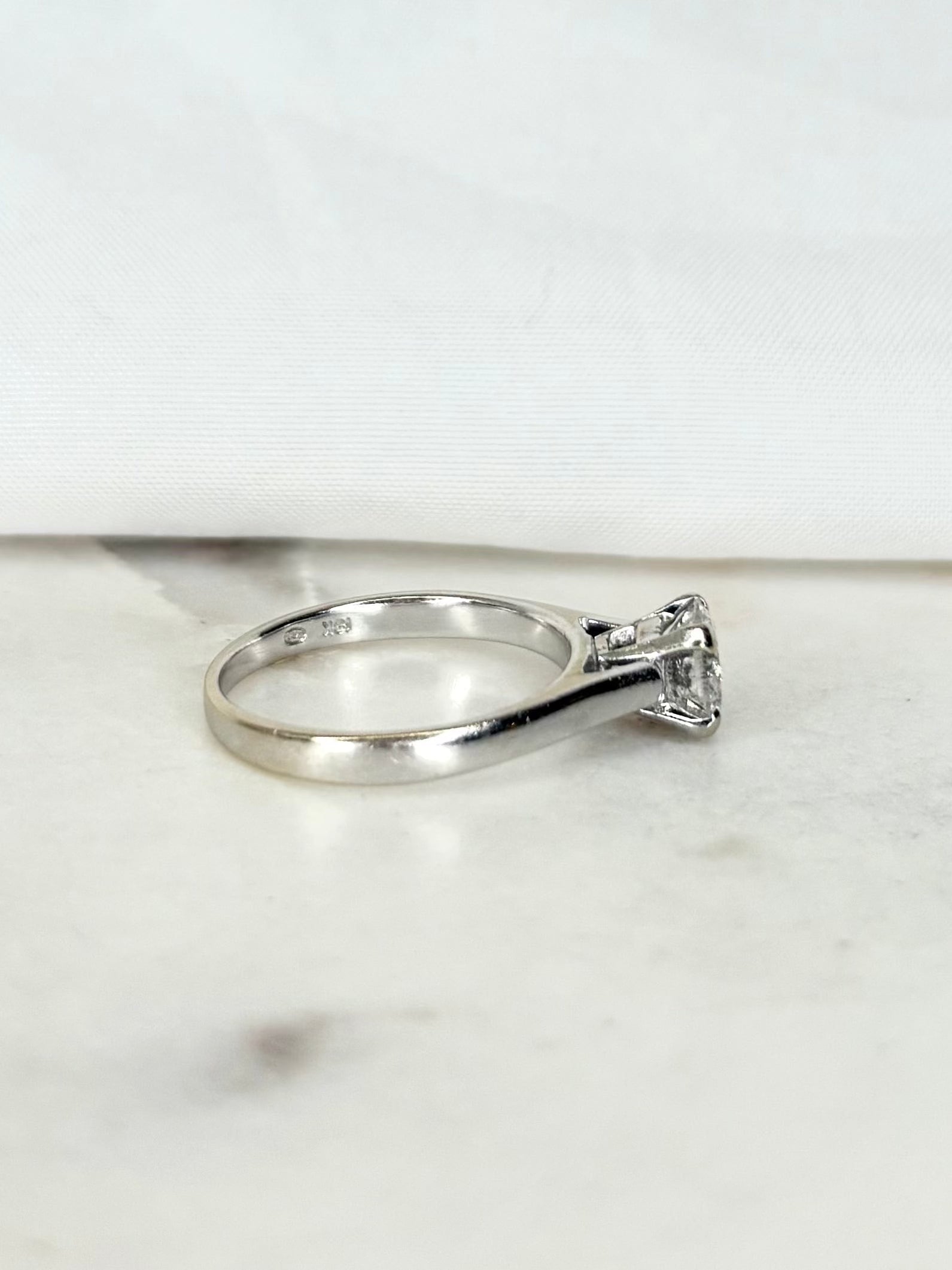 Anillo solitario diamante 1 quilate "Alma"