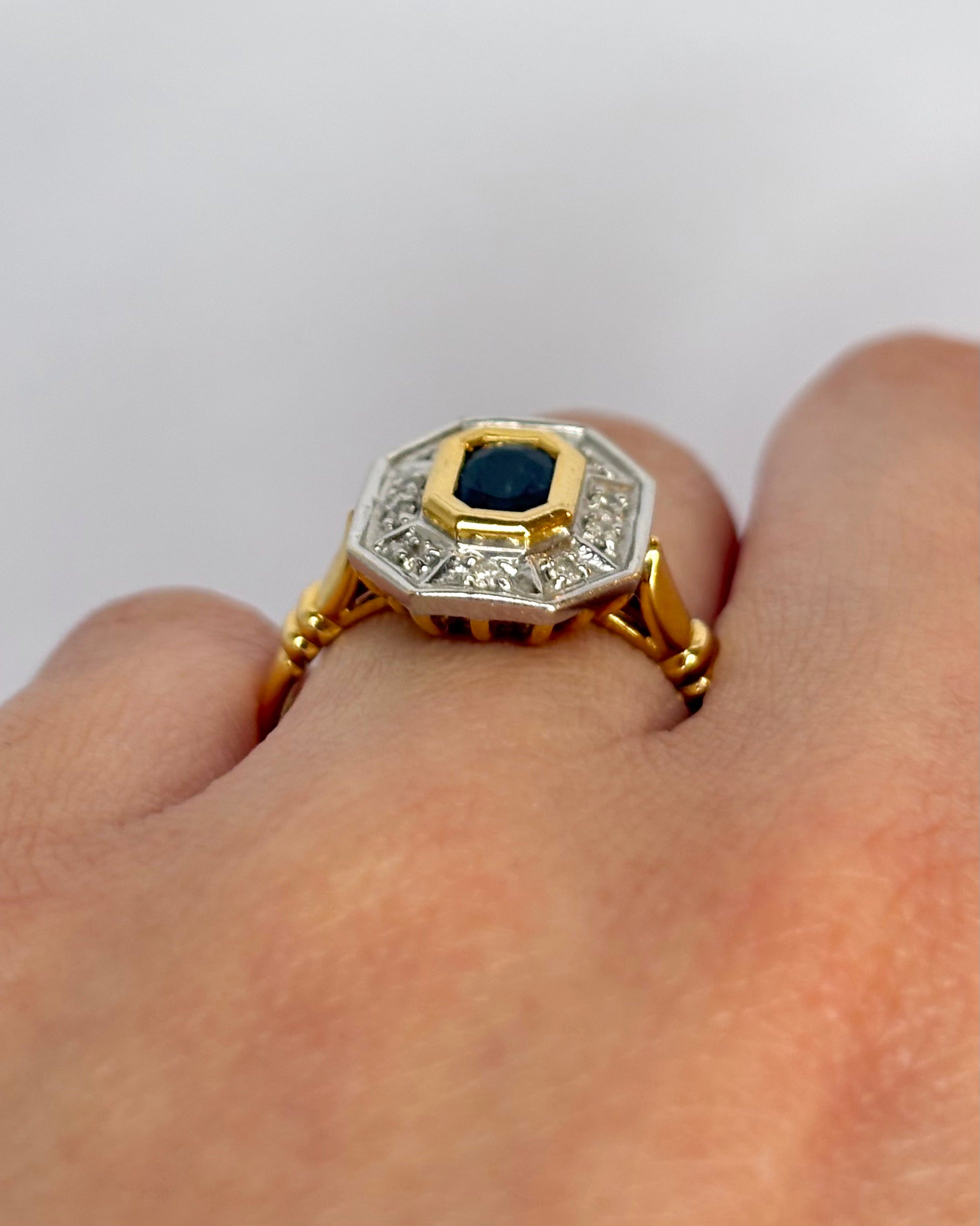 Bague Style Art Déco Saphir &amp; Diamants "Nadejda" - Elliade Paris