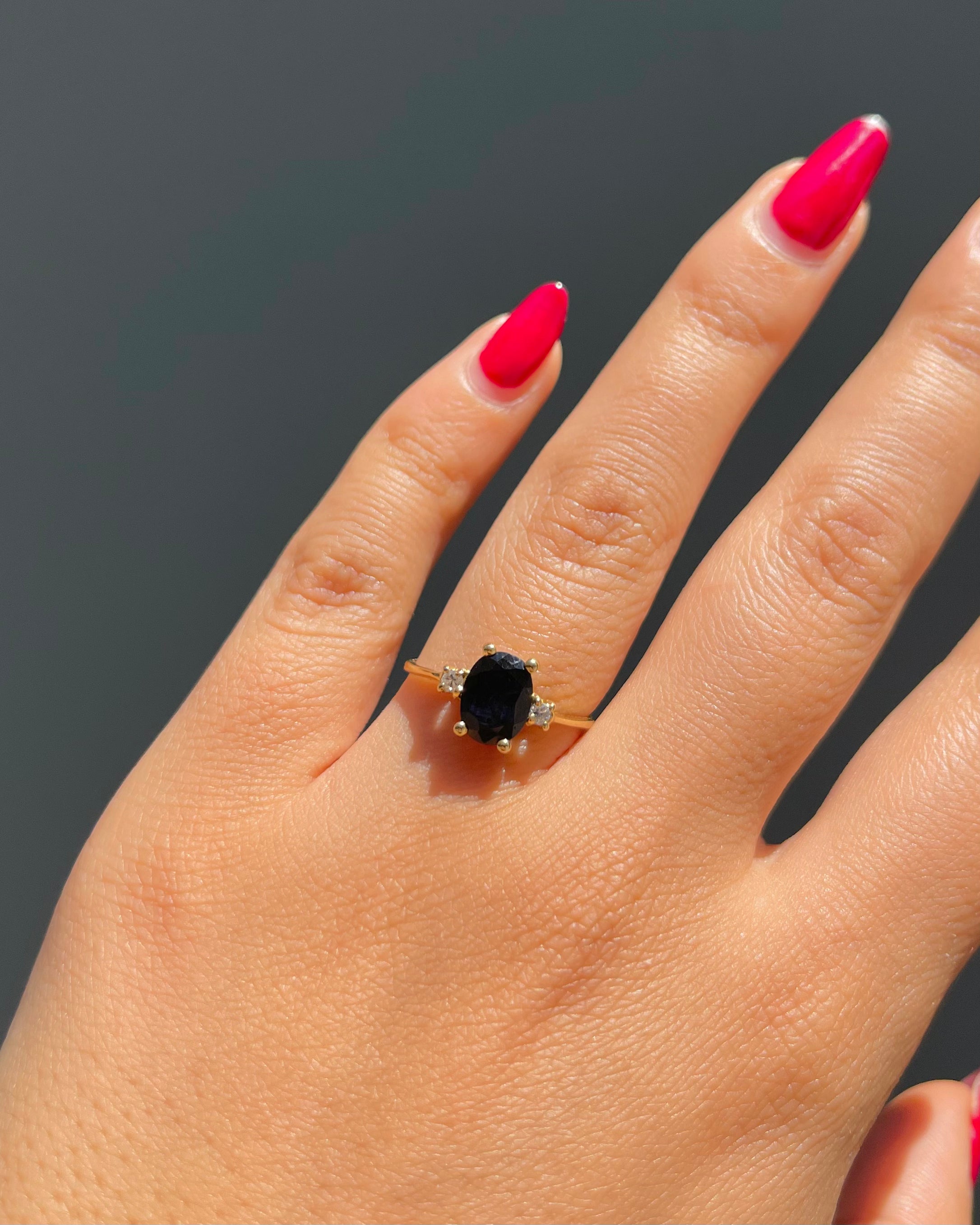 Anillo Trilogía Zafiro 1.50 quilates y Diamantes “Calypso”