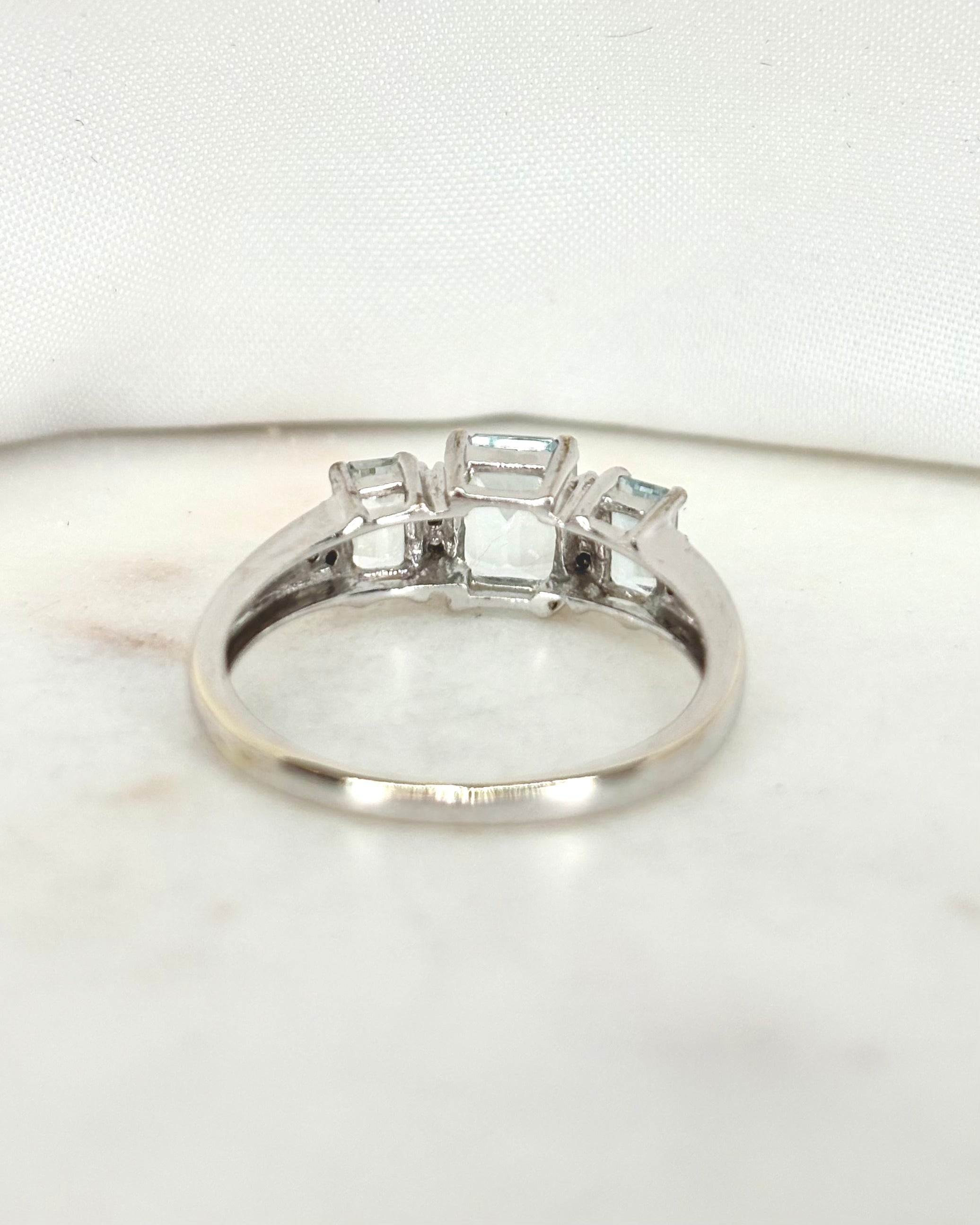 Bague Trilogie Aigues-Marines 1.40 carat &amp; Diamants &quot;Axelle&quot;