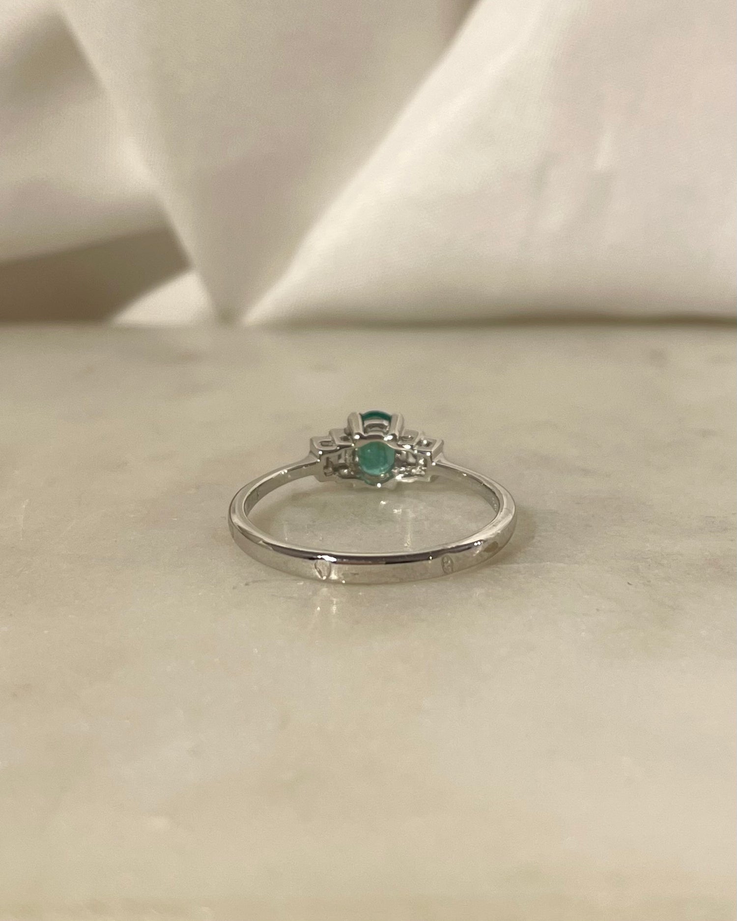 Bague Trilogie Émeraude &amp; 4 Diamants &quot;Melissa&quot;