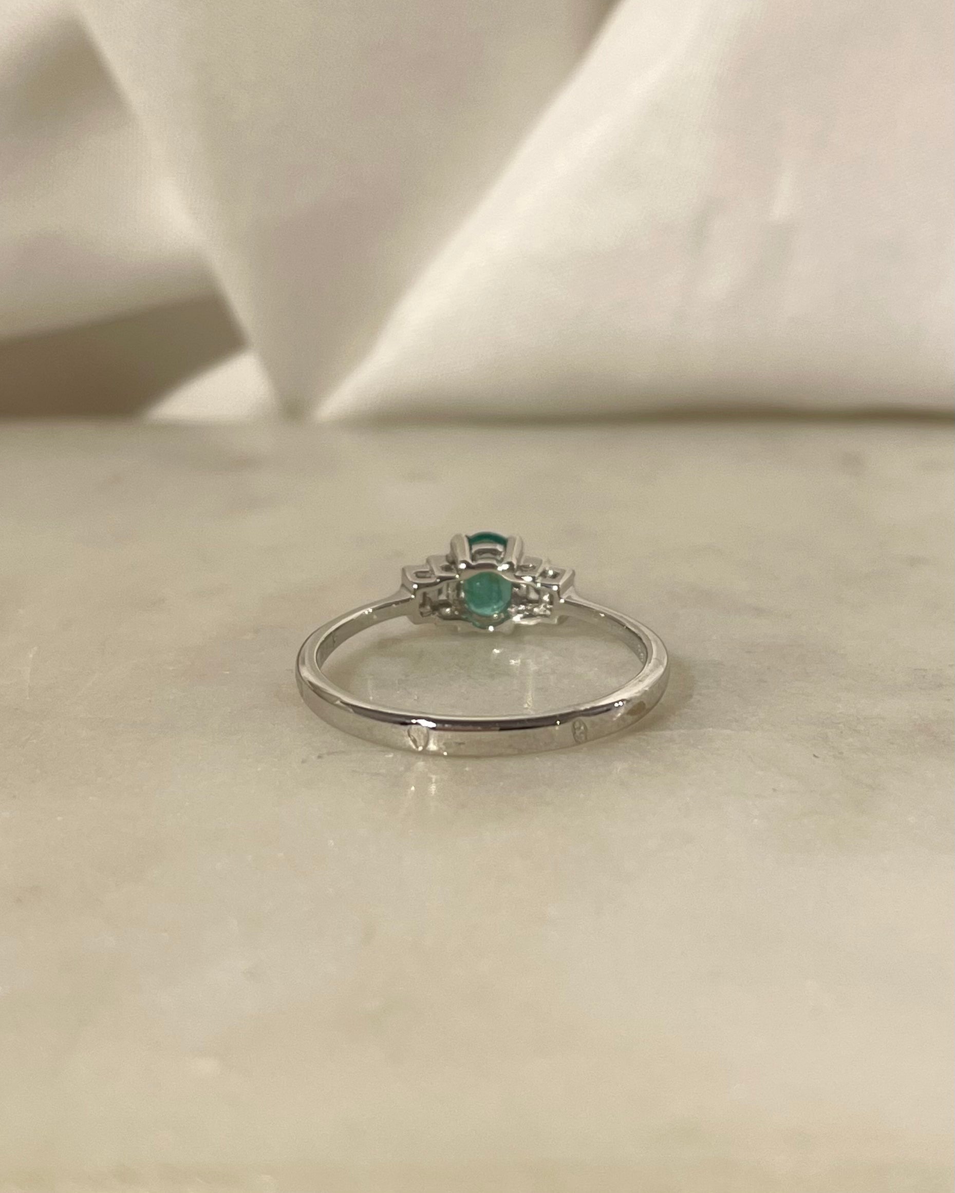 Bague Trilogie Émeraude &amp; 4 Diamants "Melissa"