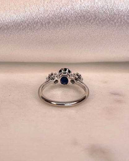 Bague Trilogie Saphir 1.15 carat &amp; Diamants &quot;Nayda&quot;