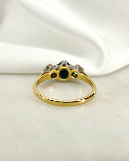 Bague Trilogie Saphir 1.10 carat &amp; Diamants 0.30 carat &quot;Oriana&quot;