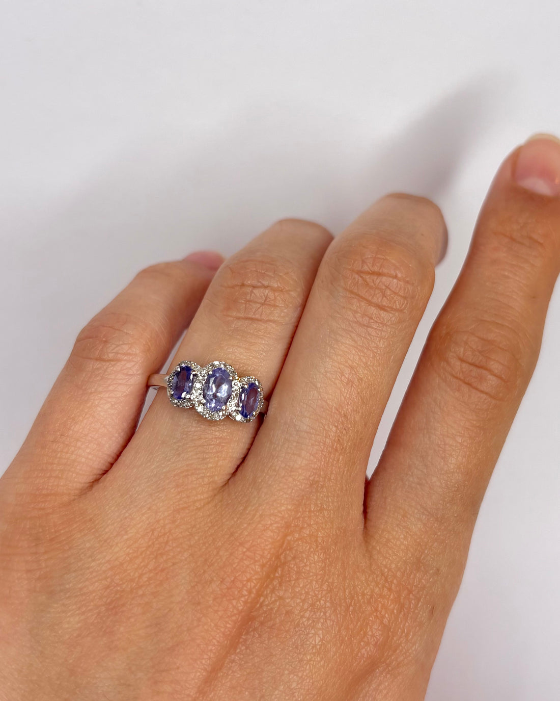 Bague Trilogie Tanzanites 0.80 carat &amp; Diamants "Olinka" - Elliade Paris