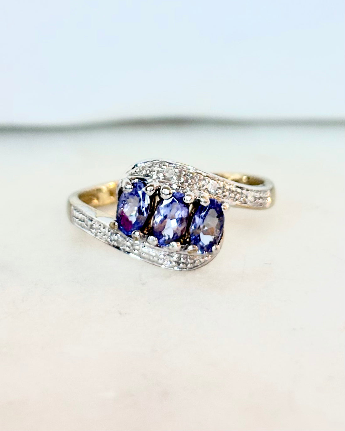 Bague Tourbillon Trilogie Tanzanites &amp; Diamants &quot;Eda&quot;