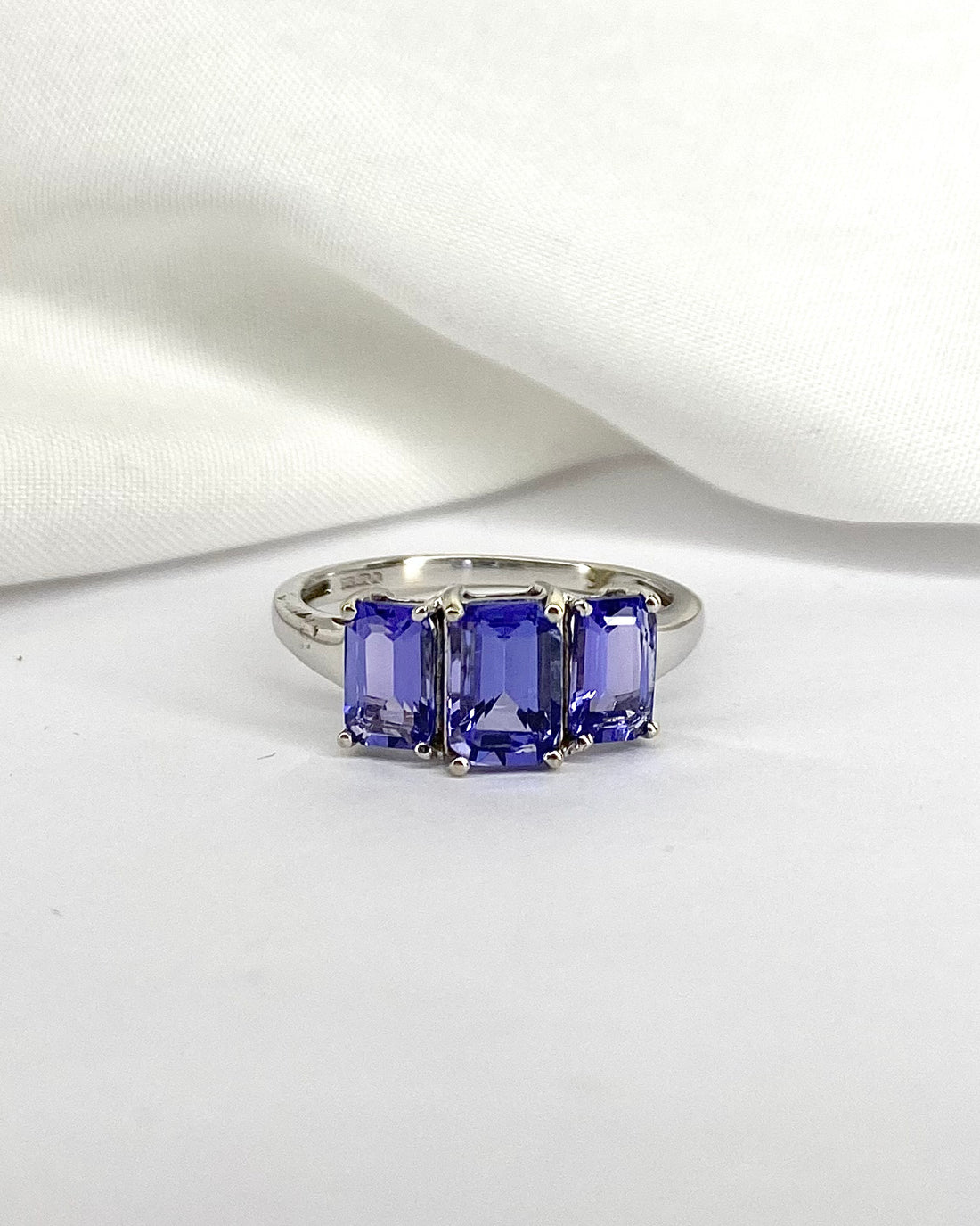 Bague Trilogie Tanzanites 2.80 carats &quot;Lilliane&quot;