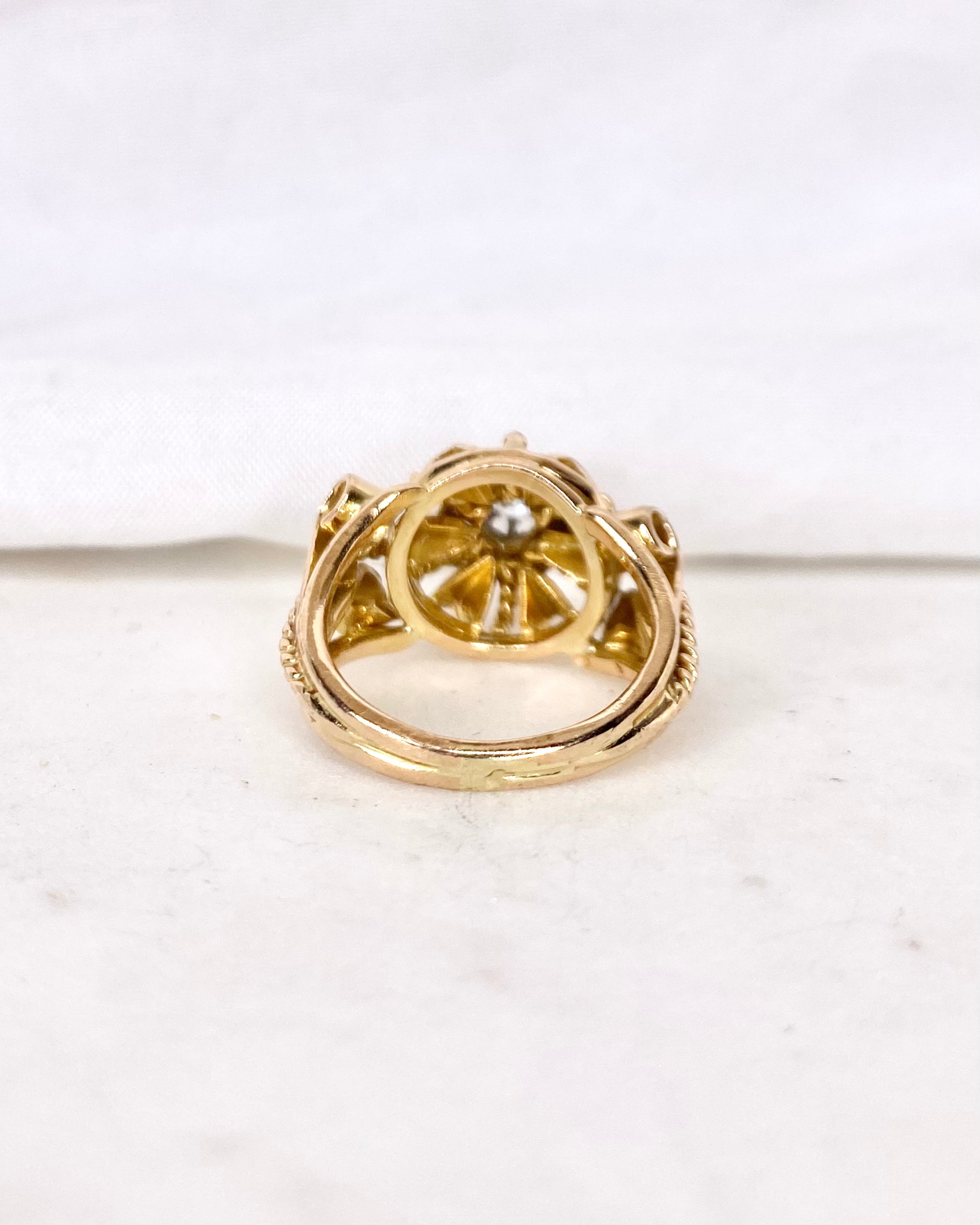 Anillo Tank Diamante y oro 7.32g "Gaelle"