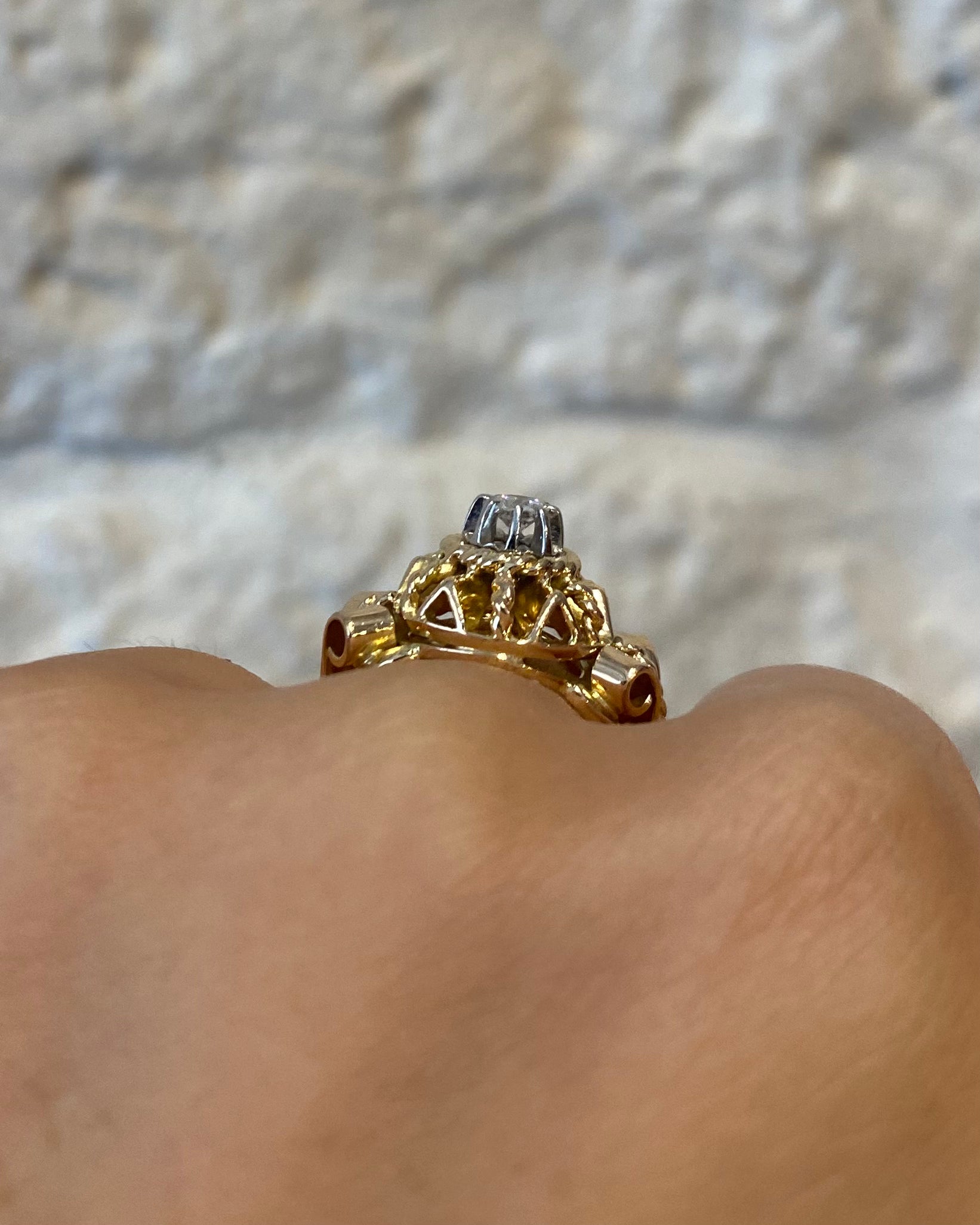 Anillo Tank Diamante y oro 7.32g "Gaelle"