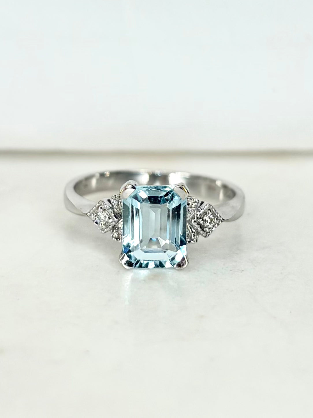 Bague Trilogie Style Art-déco Aigue-Marine &amp; Diamants &quot;Angelia&quot;