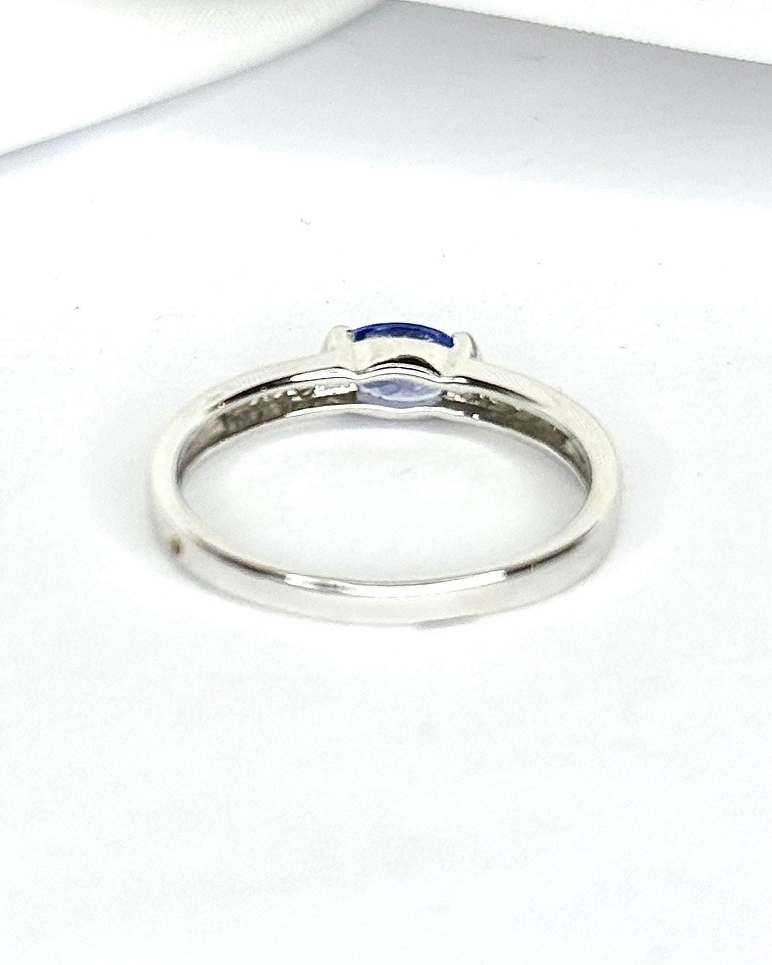 Solitaire Ring Tanzanite &amp; Diamonds "Daliah"