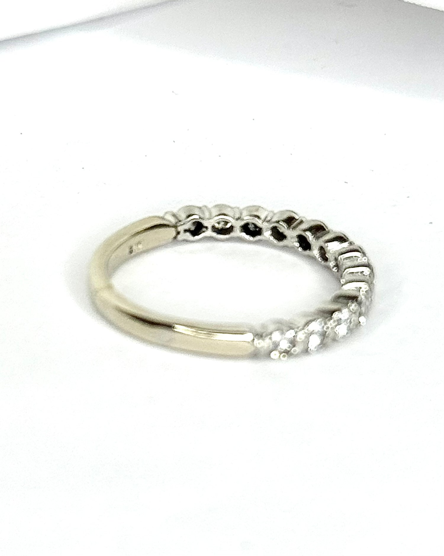 0.65 Carat 2.5 mm Diamond Half-Alliance "Mia"